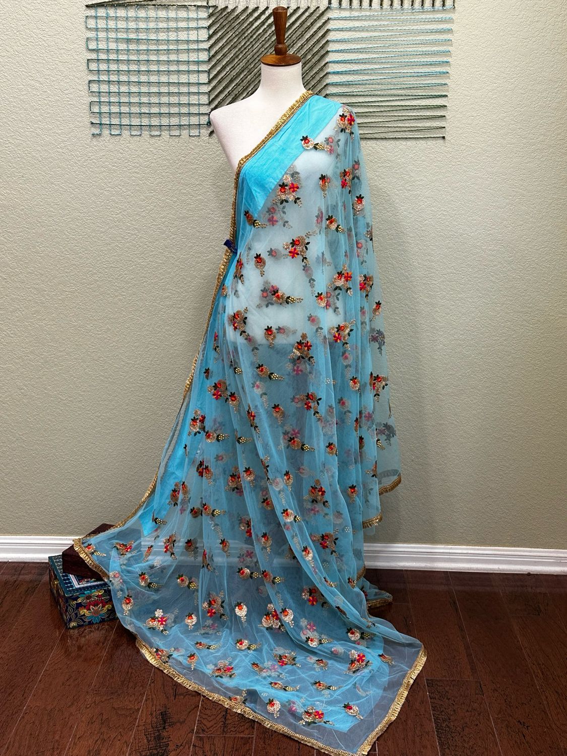 Saree &amp; Unstitched Blouse