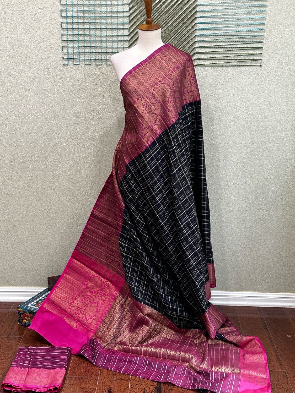 Saree &amp; Unstitched Blouse