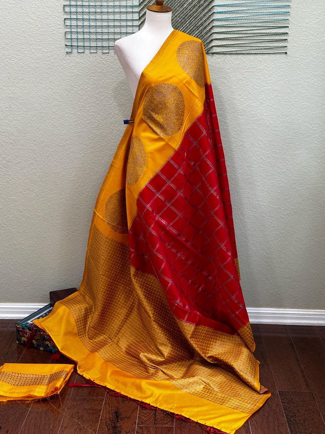 Saree &amp; Unstitched Blouse