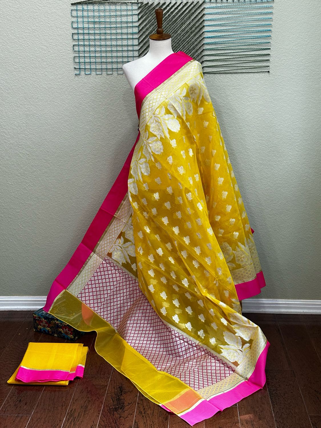 Saree &amp; Unstitched Blouse