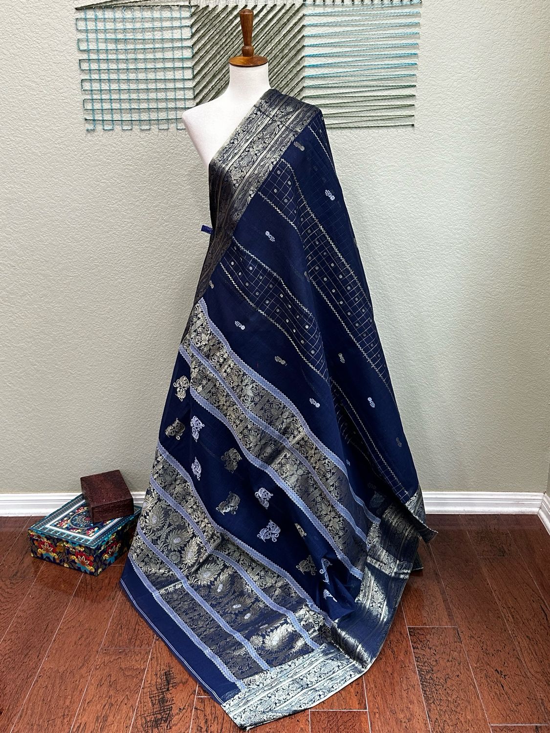 Saree &amp; Unstitched Blouse