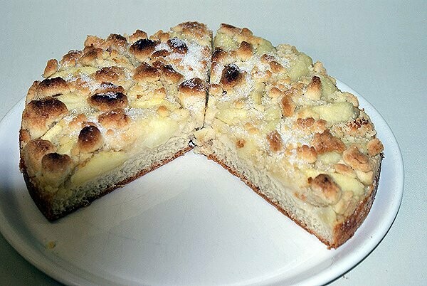 Apfelhefekuchen