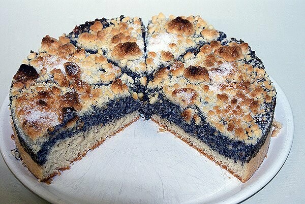 Mohnhefekuchen