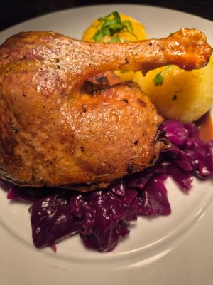 Ente mit Beilagen für 4 Personen oder mehr 14.11.26 - 25.12.26 Ente mit Beilagen für 4 Personen oder mehr 14.11.26 - 25.12.26