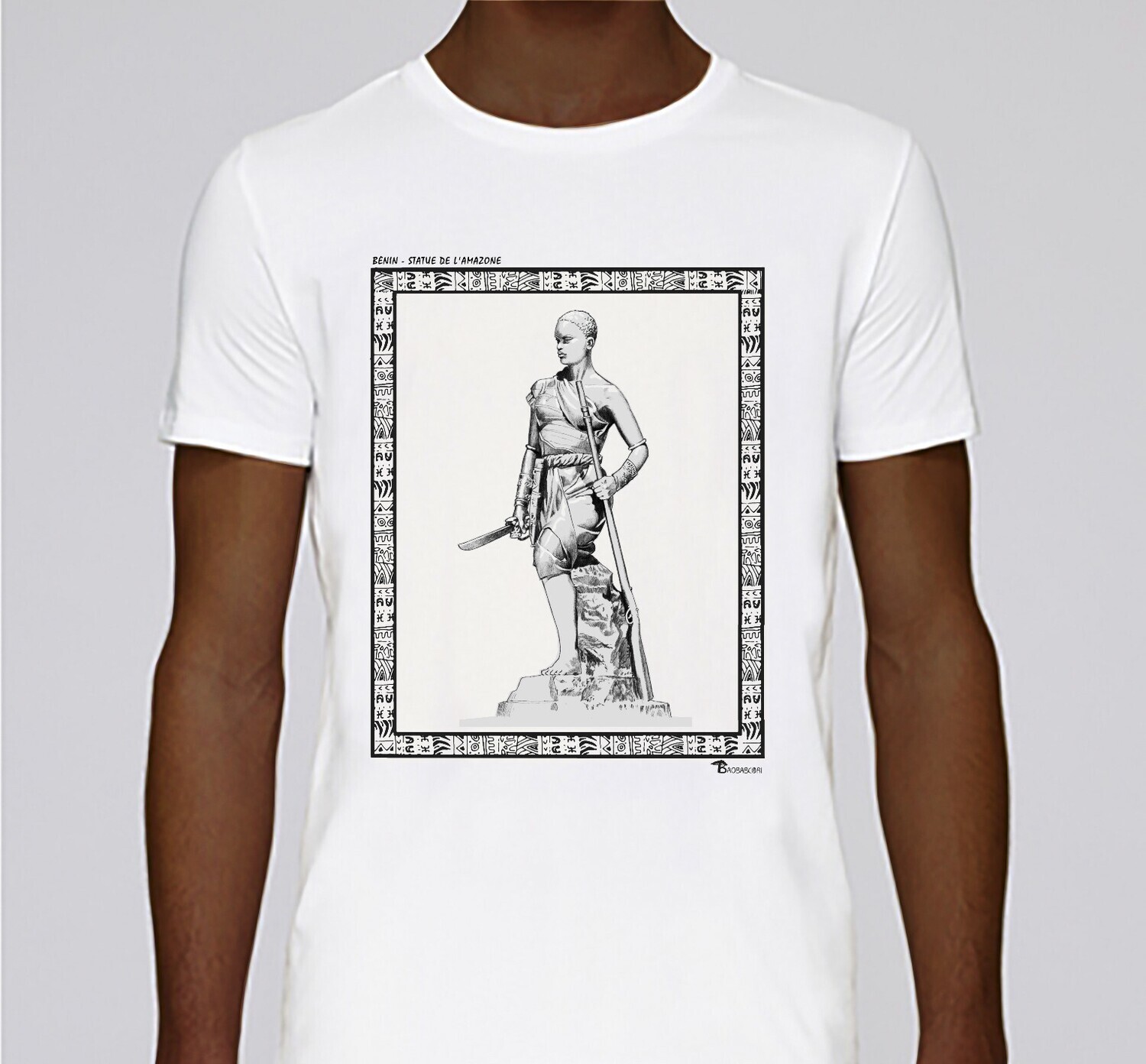 TEE SHIRT MONUMENT AMAZONE BENIN, COULEUR: BLANC, FOND MOTIF: BLANC