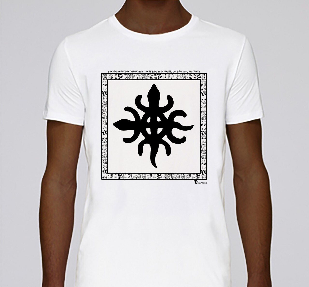 TEE SHIRT SYMBOLE ADINKRA  "FUNTUNFUNEFU DENKYEM FUNEFU" UNITE DANS LA DIVERSITE -  COOPERATION -  FRATERNITE, COULEUR: BLANC, FOND MOTIF: BLANC
