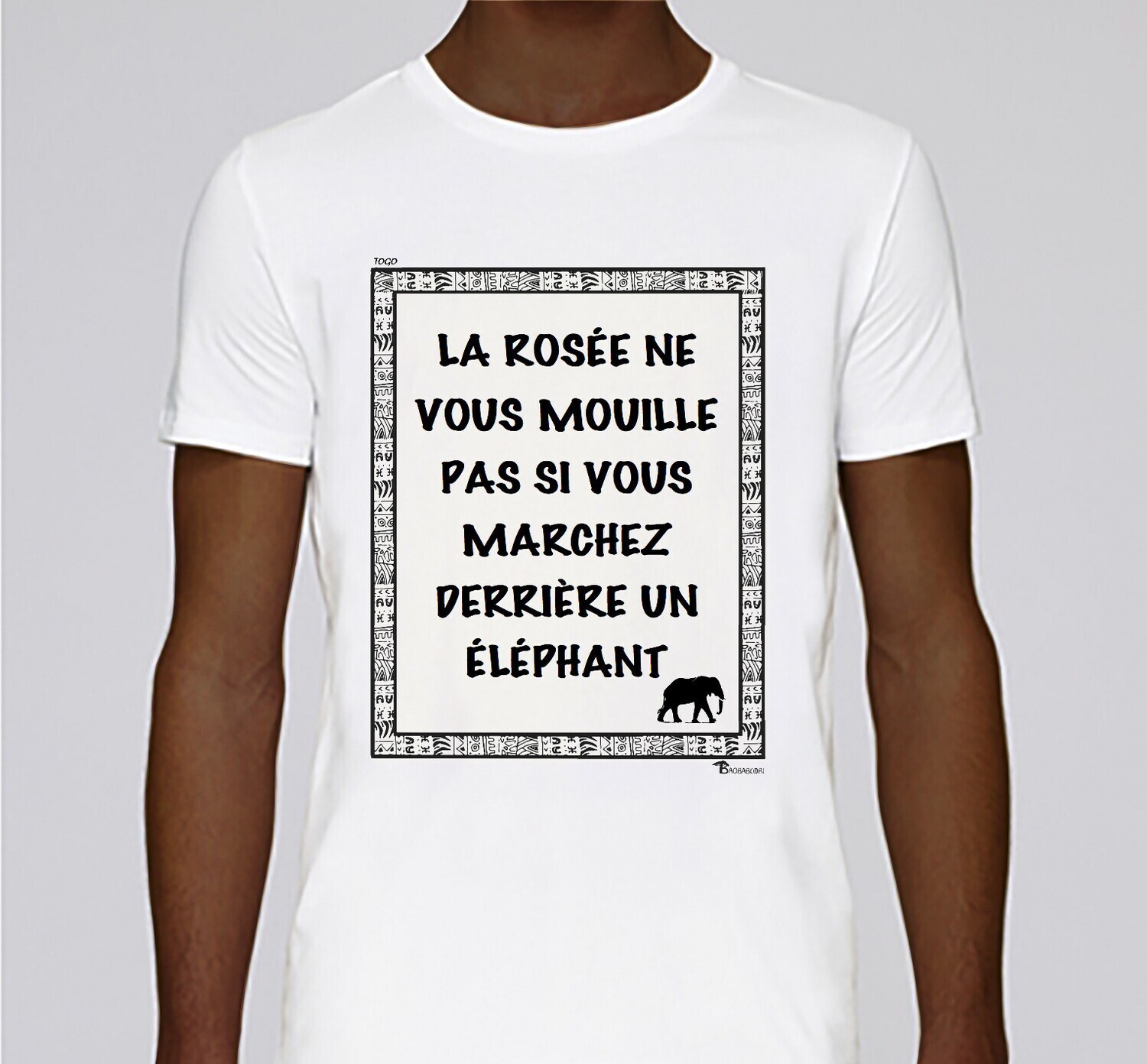 TEE SHIRT PROVERBE ET CITATION TOGO ELEPHANT, COULEUR: BLANC, FOND MOTIF: BLANC