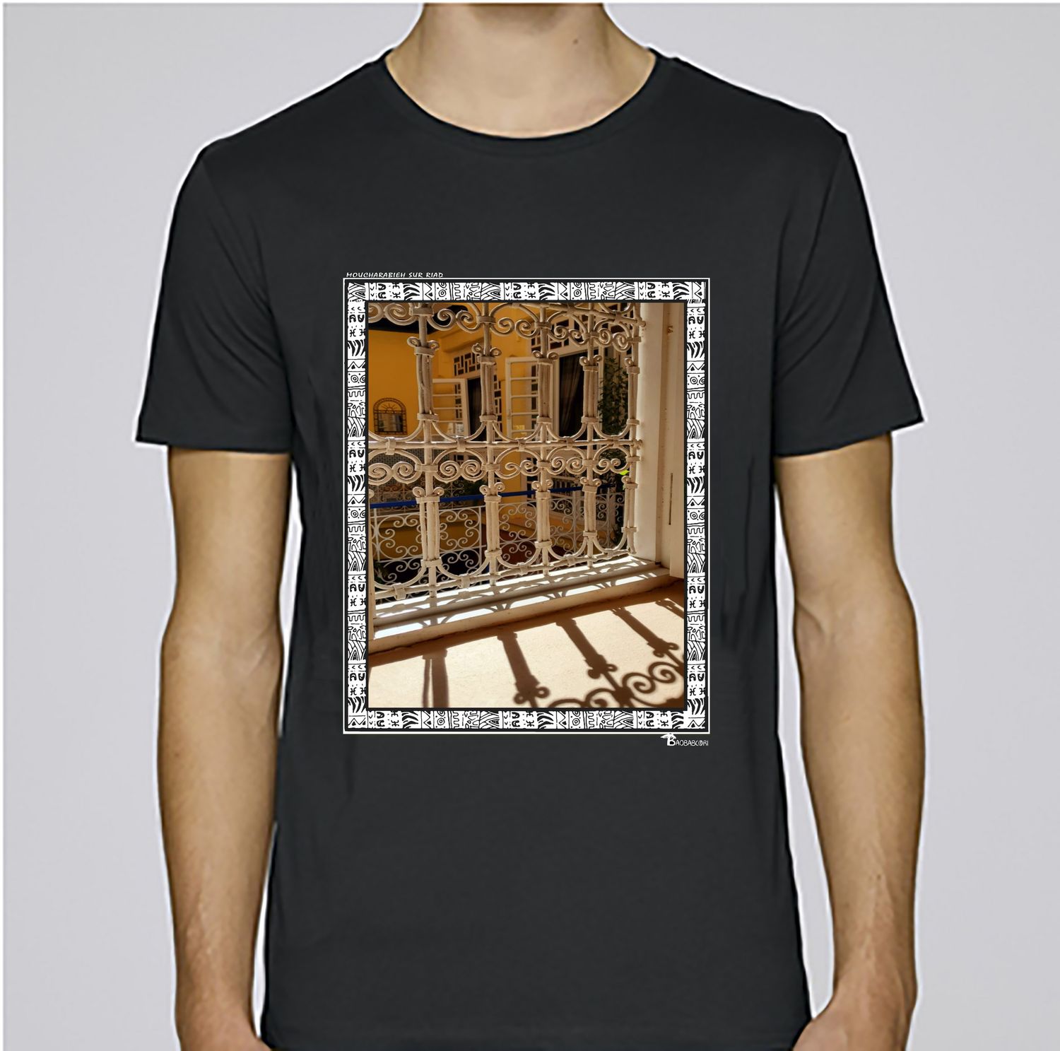 TEE SHIRT FREESTYLE ART "MOUCHARABIEH SUR RIAD"