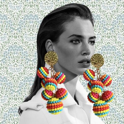 Oorbellen met gekleurde ballen