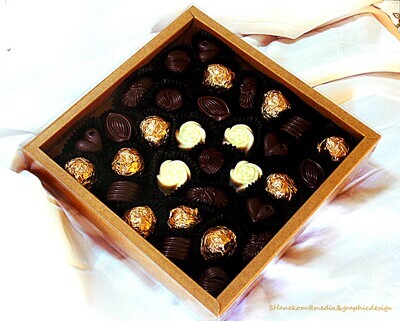 Gorgeous 32 piece Noir Chocolates 55%/71% gift Belgian chocolates/truffles box selection.