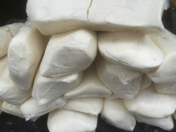 Placali, pâte de manioc 100% naturelle. 1kg. Origine Côte d'Ivoire. Placali, pâte de manioc 100% naturelle. 1kg. Origine Côte d'Ivoire.