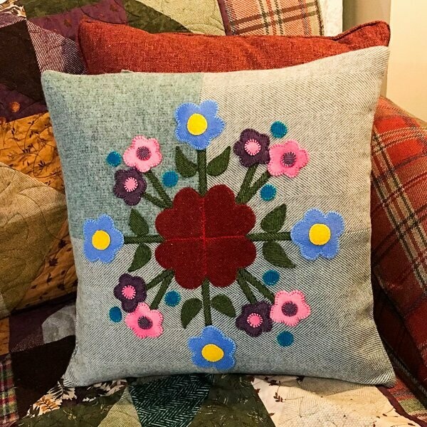 applique cushion