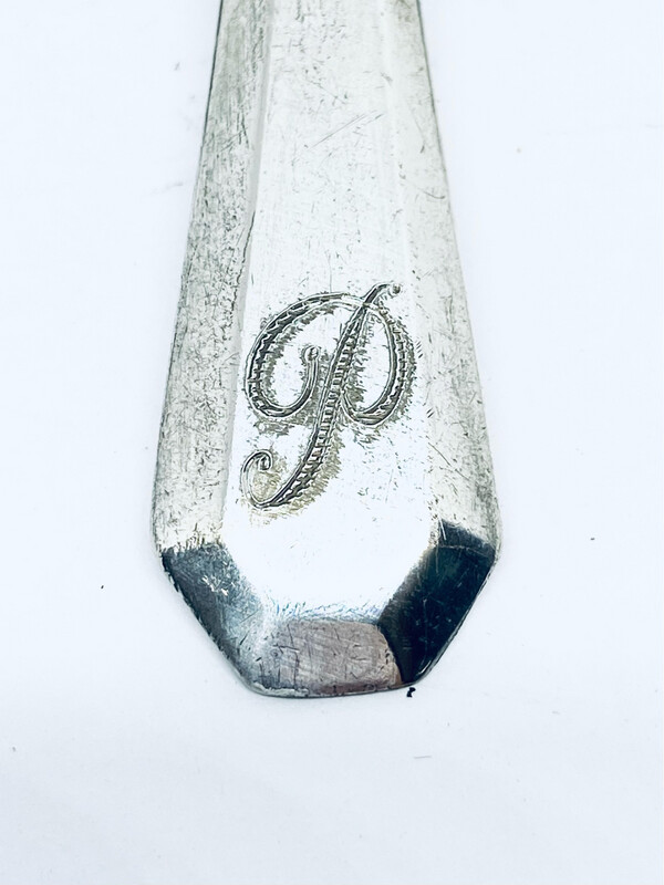 Anello SPIRALE INIZIALE &quot;P&quot; antica posata