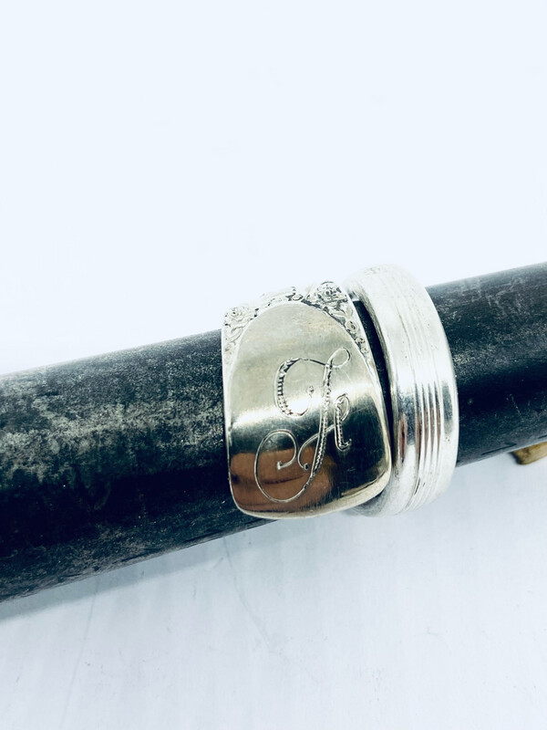 Anello SPIRALE INIZIALE &quot;F&quot; antica posata