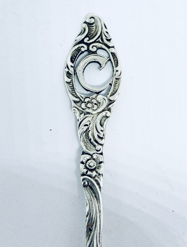 Anello SPIRALE TRAFORATA INIZIALE &quot;C&quot; antica posata