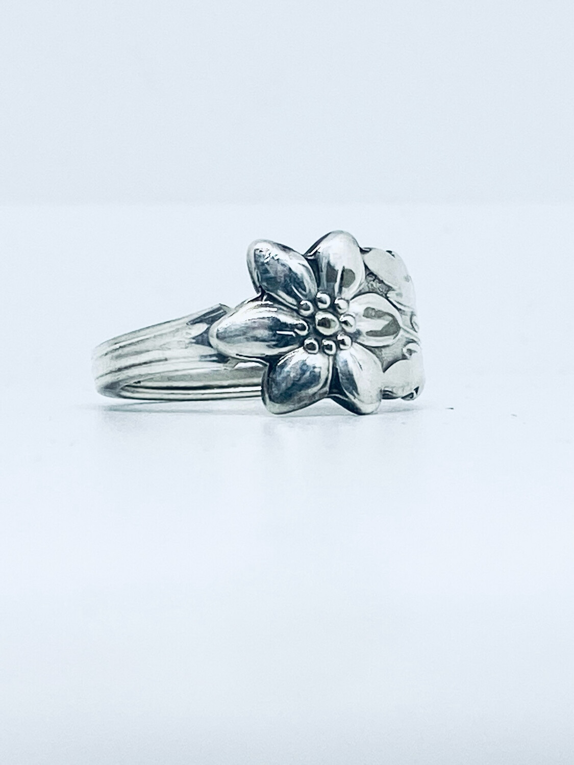 Anello INTERO/CLASSICO ANEMONE antica posata in argento