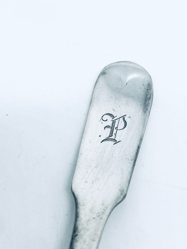 Anello SPIRALE INIZIALE &quot;P&quot; antica posata