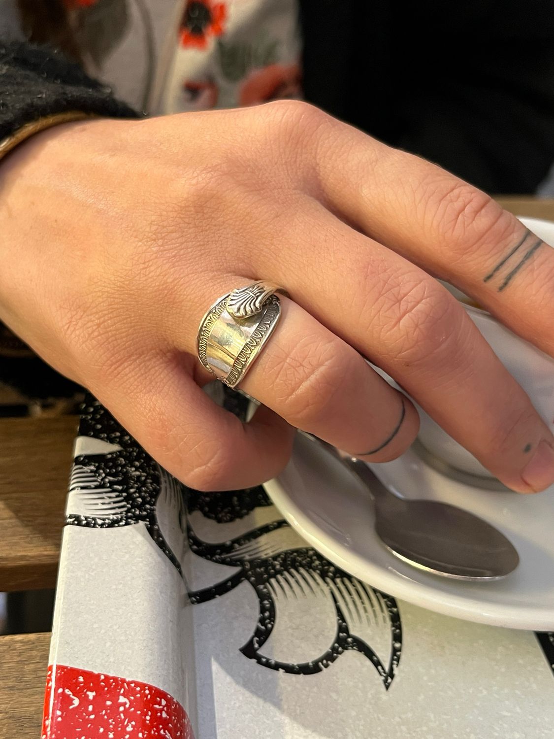 Anello  FEDINA SOVRAPPOSTA  MANICO CUCCHIAINO DECORO antica posata in argento