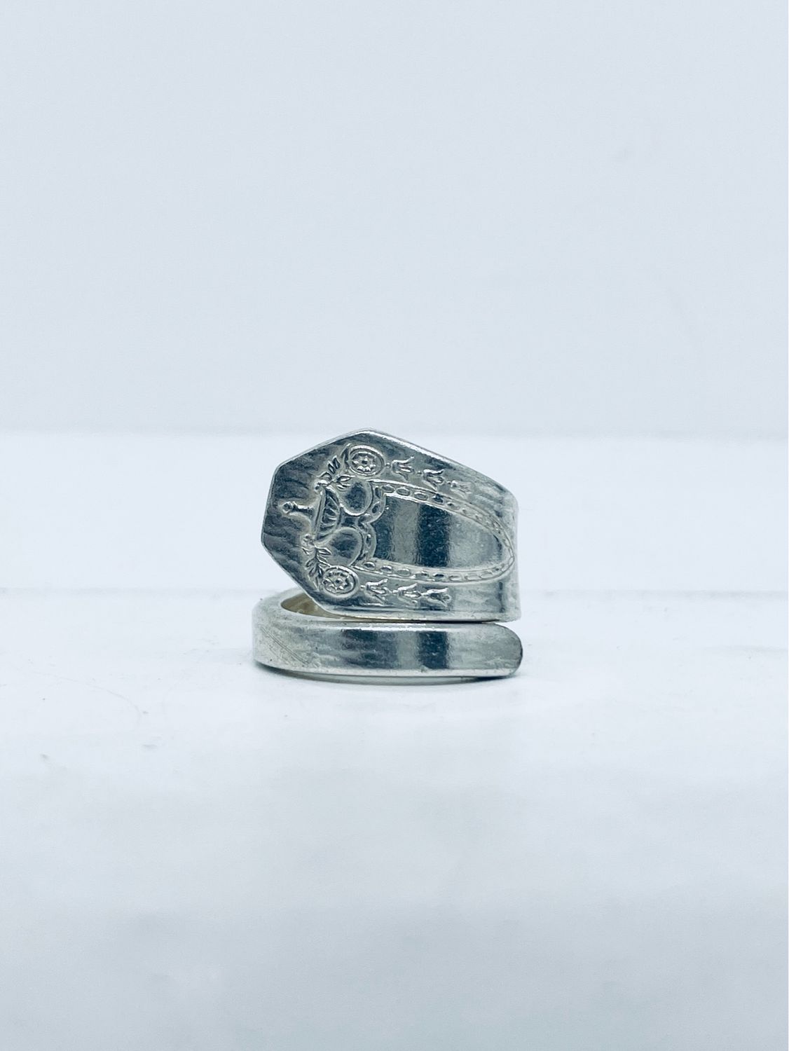 Anello Artigianale Modello SPIRALE Realizzato con Manico di Antico Cucchiaino in Argento (Prima Metà del ’900)