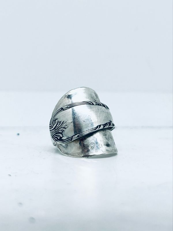 Anello INTERO CUCCHIAINO MARTELLATO antica posata in argento