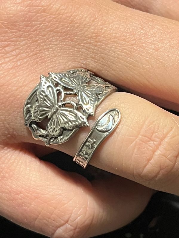 Anello SPIRALE FARFALLE antica posata