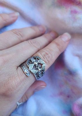 Anello SPIRALE API antica posata