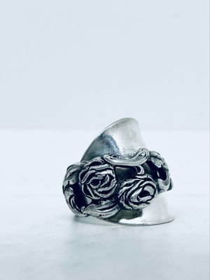 Anello INTERO “ROSE TRAFORATE”  antica posata