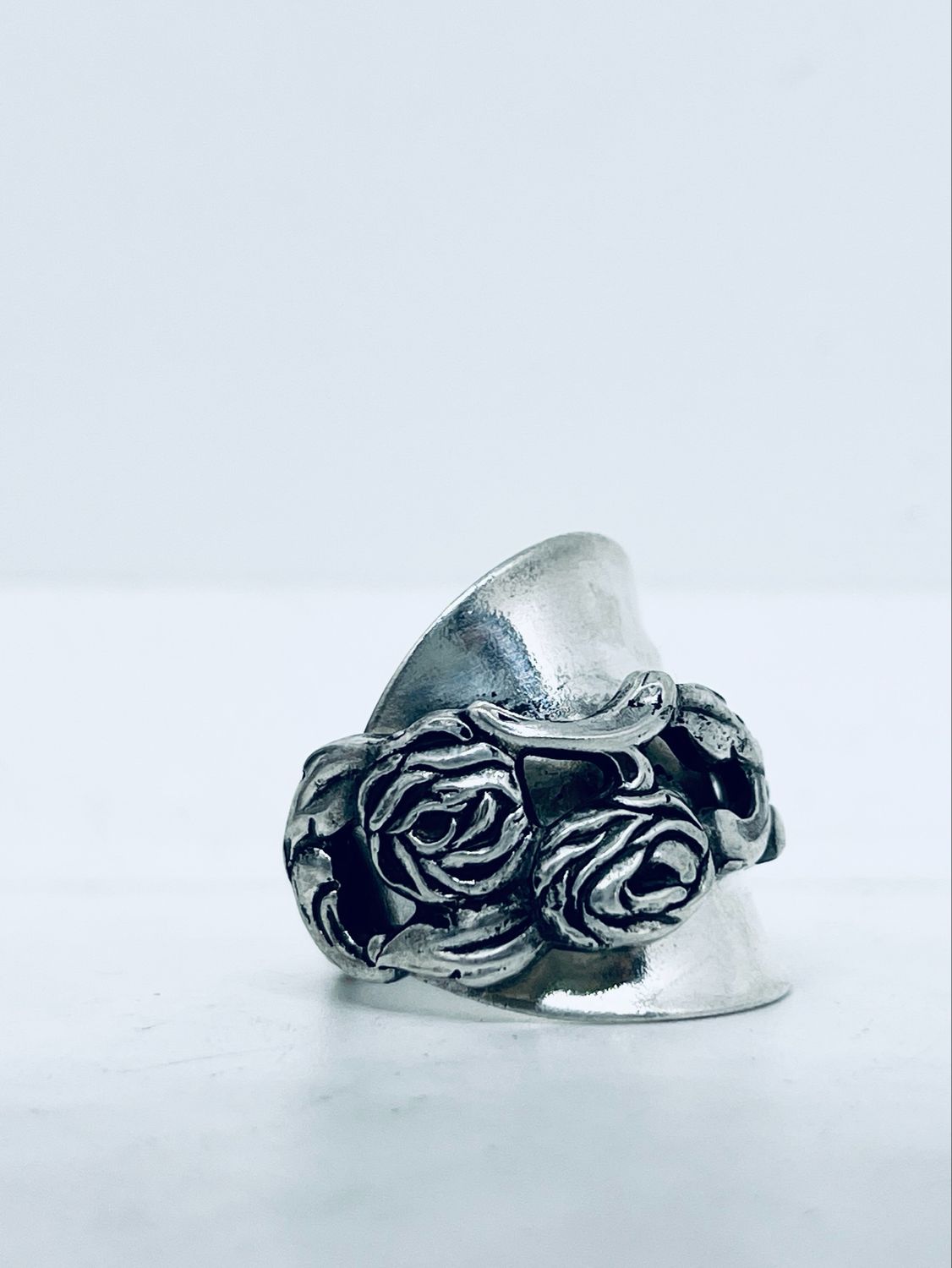 Anello INTERO “ROSE TRAFORATE”  antica posata