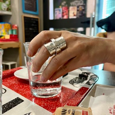 Anello INTERO CUCCHIAINO MARTELLATO antica posata in argento