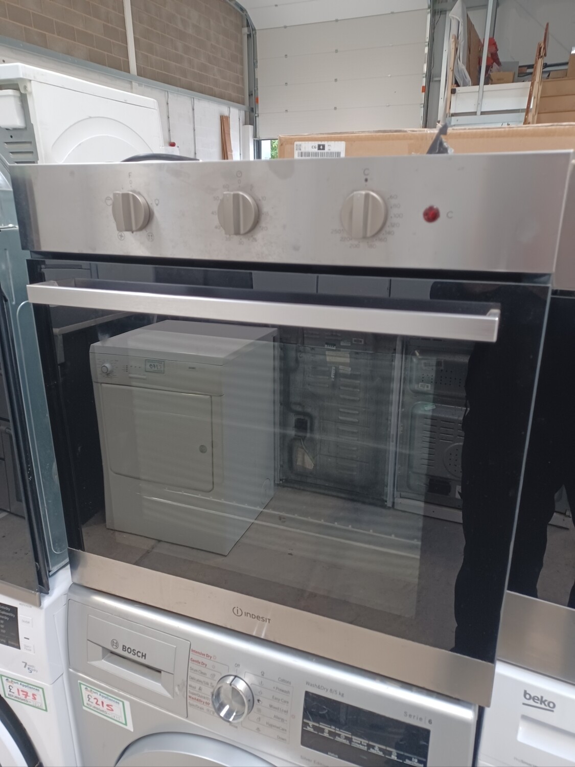 Indesit 60cm x 60cm Single Electric Built in Oven - Refurbished