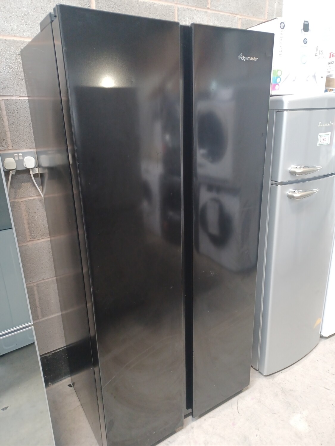 Fridgemaster MS83430FFB 2 Door American Style Fridge Freezer in Black H180 W83 D62 Refurbished