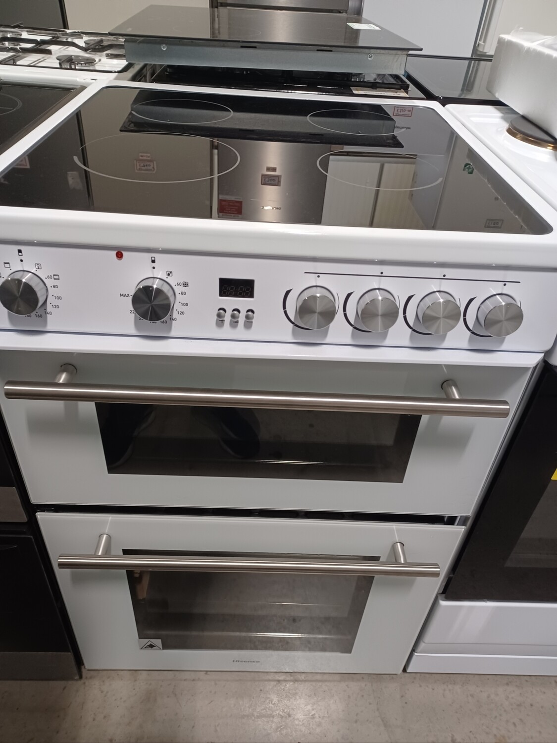Hisense HDE3211BWUK 60cm Electric Cooker with Ceramic Hob - White - New Graded 12 Month Guarantee 