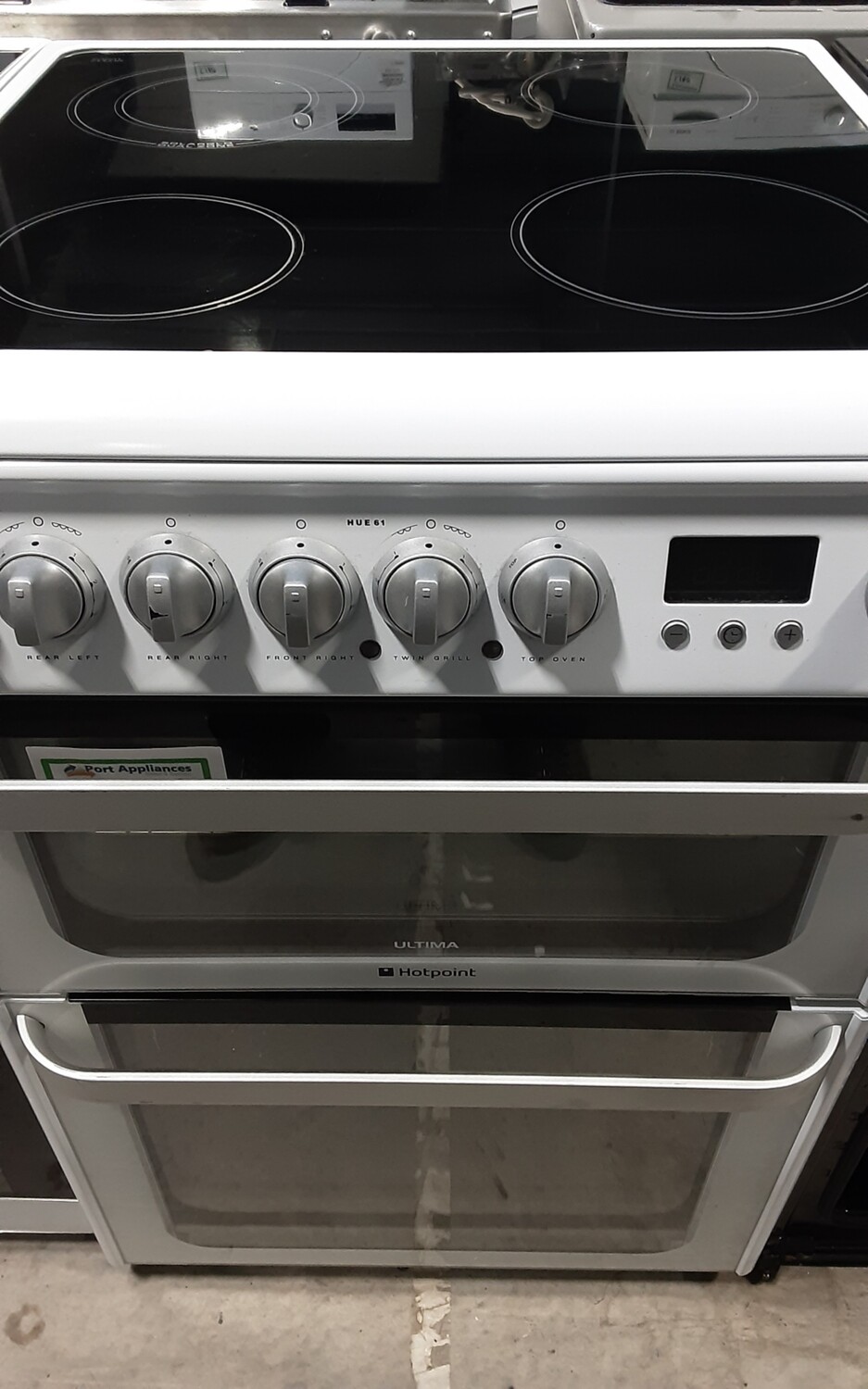 Hotpoint Ultima 60cm Electric cooker Twin Cavity Ceramic Hob - White - Refurbished + 6 month guarantee 