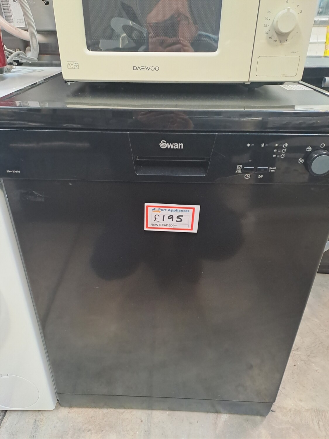 Swan SDW2025B 60cm Freestanding Full Size Dishwasher in Black - Graded + 12 Months Guarantee . This item is located in our Whitby Road Shop