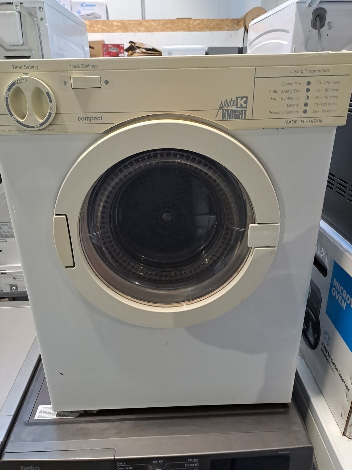 White Knight CL300 3KG Compact Tumble Dryer White Refurbished H67cm
W49cm
D48cm 3 Months Guarantee