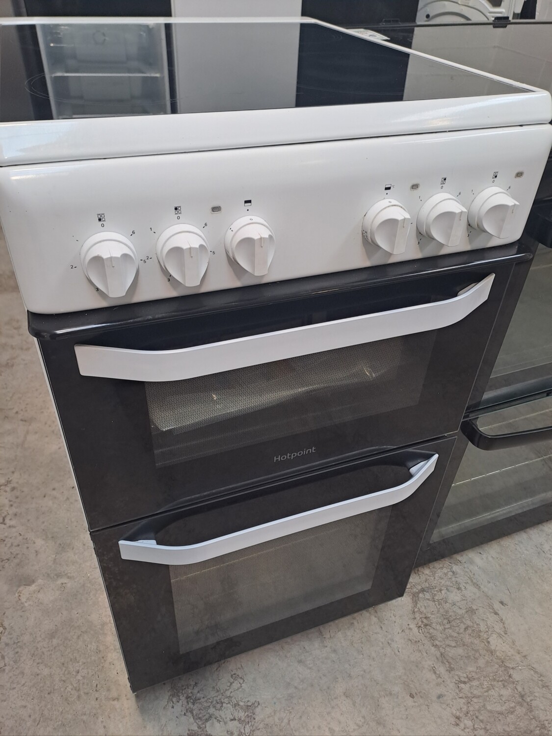 Hotpoint HD5V92KCW/UK 50cm Electric cooker Twin Cavity White - Refurbished + 6 month guarantee 