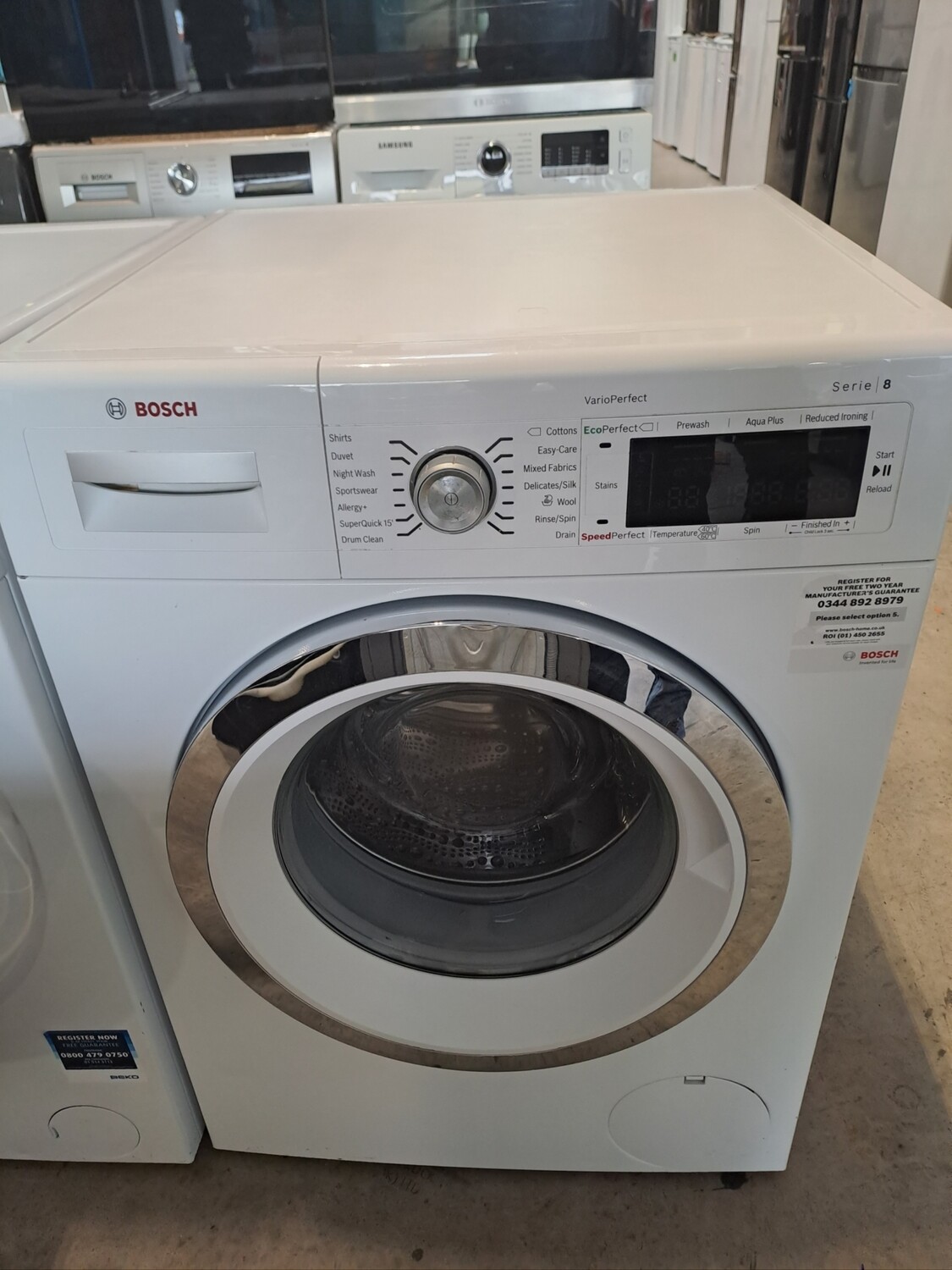 Bosch Serie 8 WAW32560GB 8kg Load 1400 Spin Washing Machine - White - Refurbished - 6 Month Guarantee. This item is located in our Whitby Road Shop