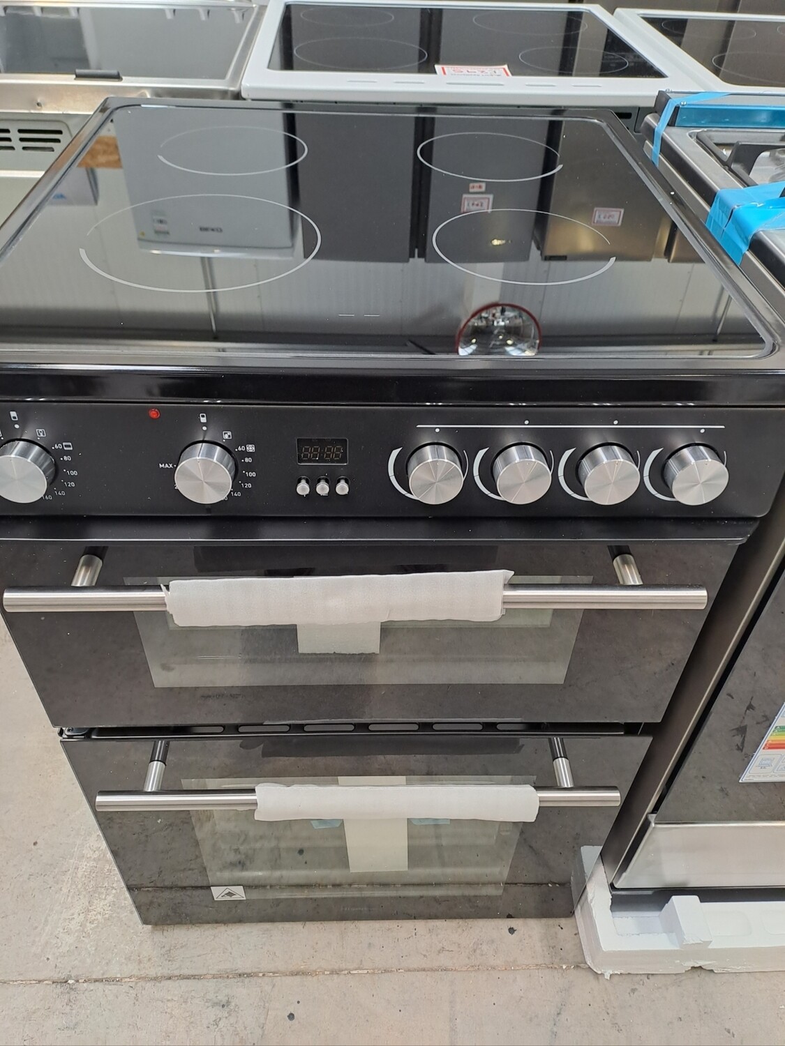 Hisense HDE3211BBUK 60cm Electric Cooker Double Oven with Ceramic Hob - Black - A/A Rated - New Graded 12 Month Guarantee 
