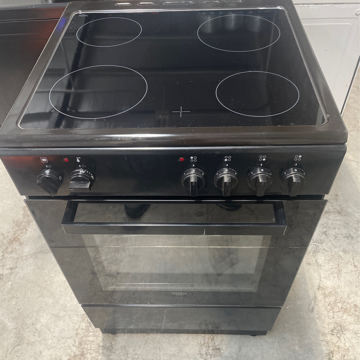 Bush BEDC50W 50cm Electric Cooker Ceramic Hobs White