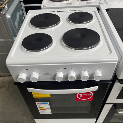 New world 50 CM Electric Free Standing Cooker New Out Of Package This item is located in the Whitby Road shop 