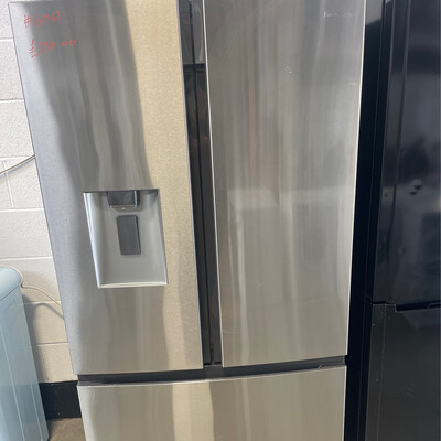 Hisense RF750N4ISF American Fridge Freezer Stainless Steel Finish Water Dispenser New Graded