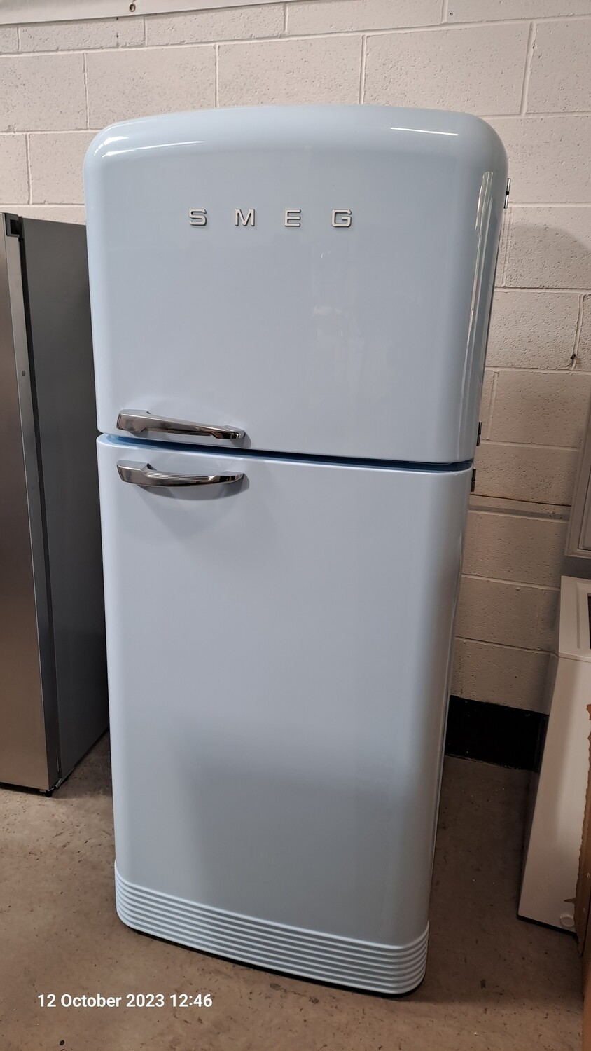 Smeg FAB50RPB5 Retro Style Frost Free Fridge Freezer H192 x W79.6 x D85cm Powder Blue. Mint Condition This item is located in our Whitby Road shop
