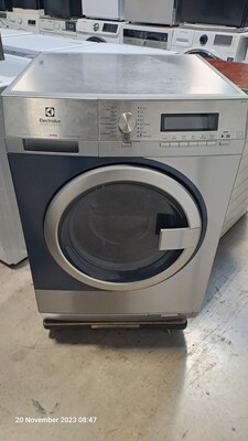 Electrolux WE170P Industrial Washing Machine Stainless Steel H85cm W59cm D62cm New
