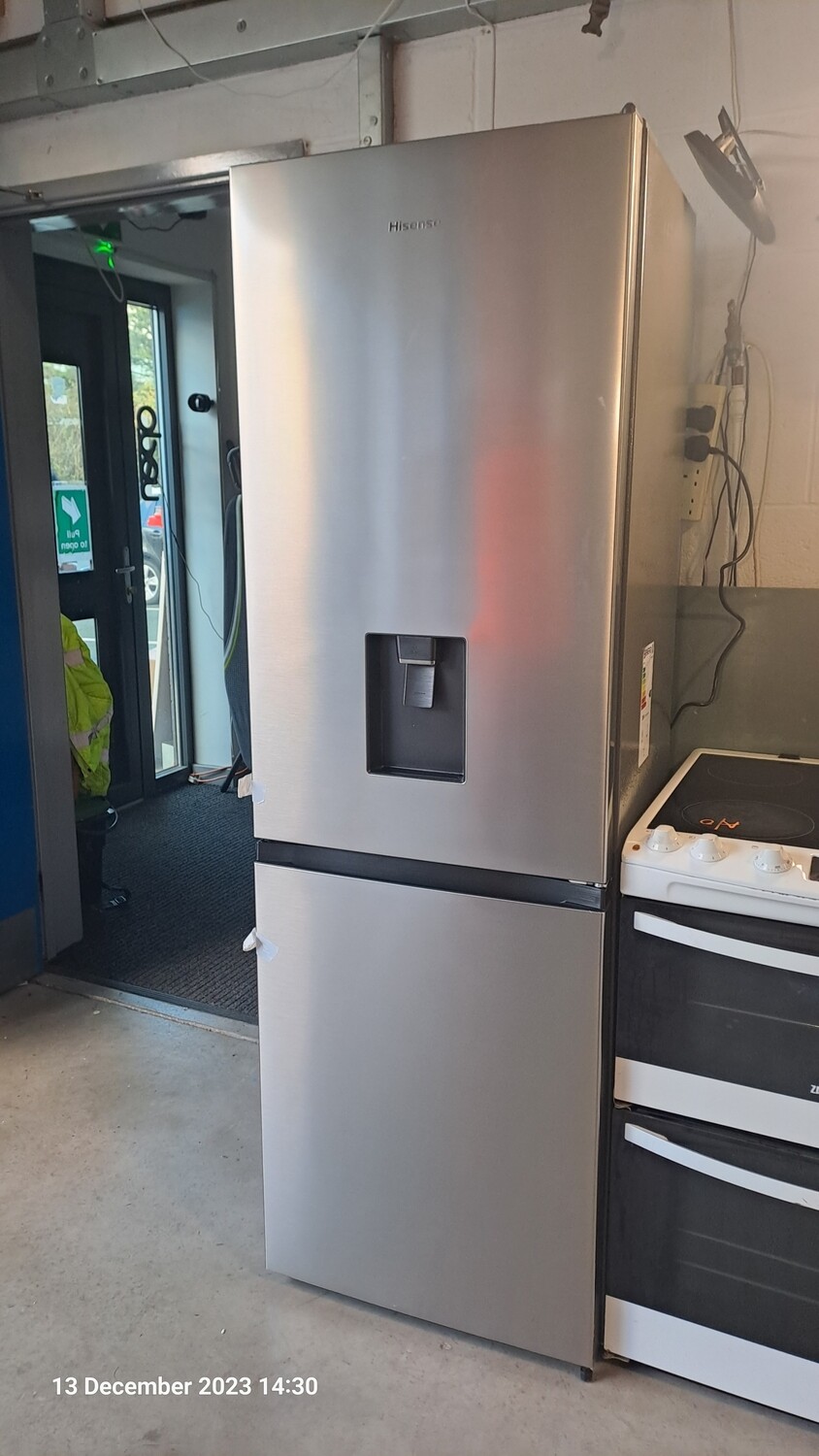 Hisense RB390N4WC1 Fridge Freezer 185 x W60 Stainless Steel Silver New Graded , Located in our Whitby Road shop