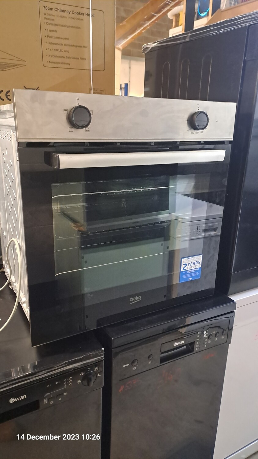 Beko BBRIC21000X Built-In Electric Single Oven New Graded, Located in our Whitby Road shop