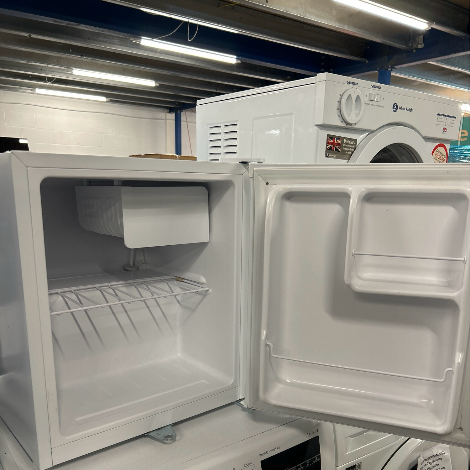 Igenix On The Counter Fridge White - Lockable Fridge, Located in our Whitby Road shop
