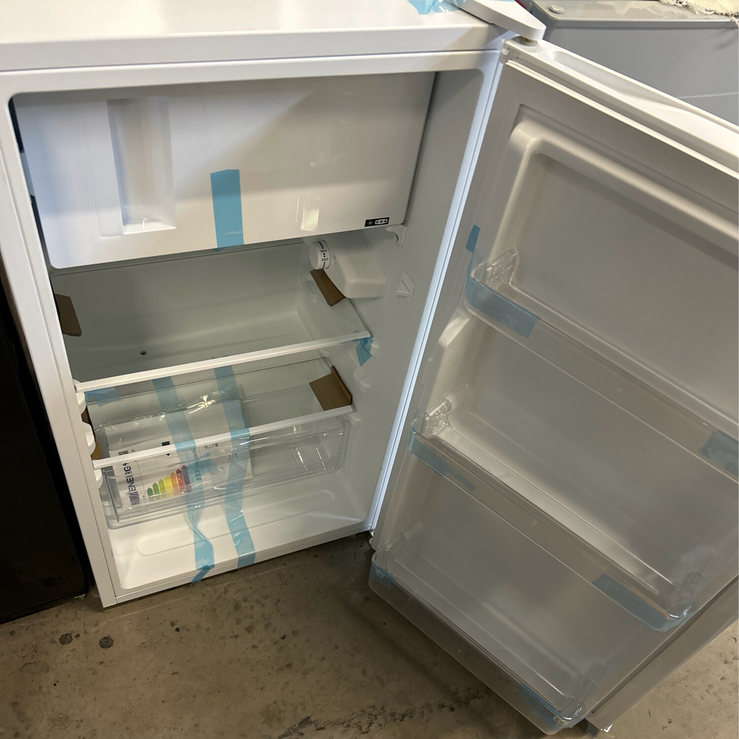 Beko KSG580W 50cm Single Cavity Gas Cooker in White 4 Hotplate Burners