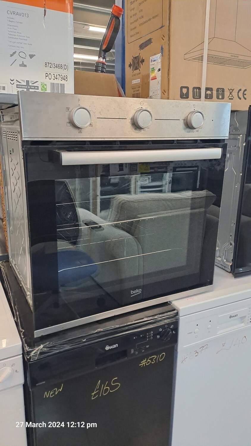 Bosch Series 4 HBS573BS0B Built In Electric Single Oven with Pyrolytic