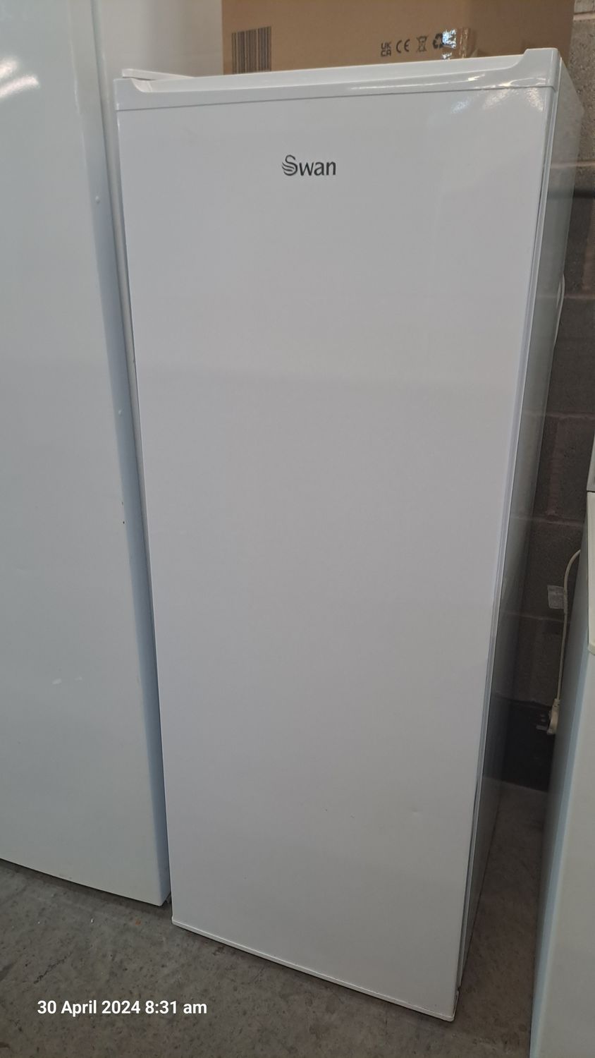 Swan SR15870W Tall Freezer In White H145 x W55 Refurbished 