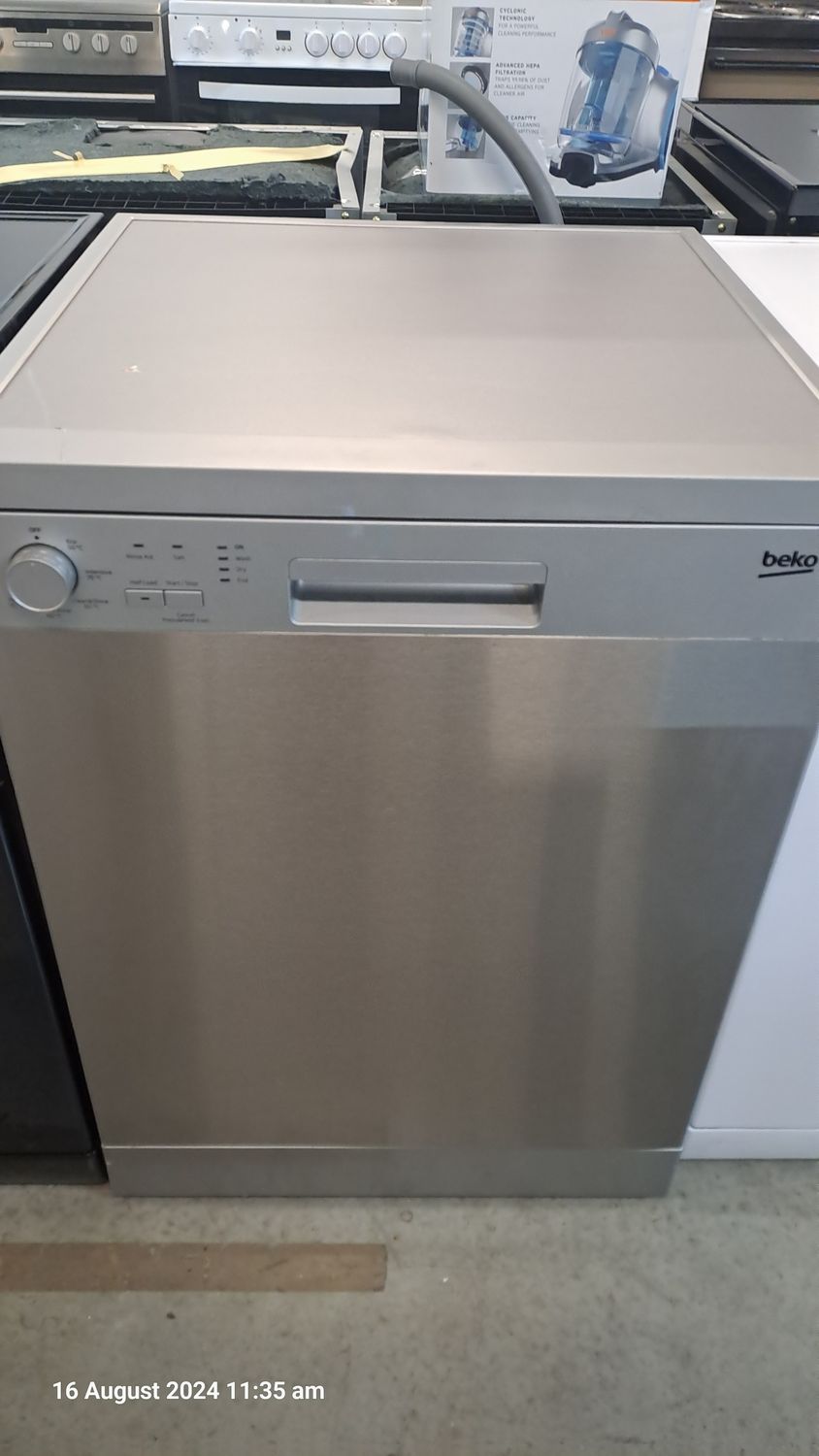 Beko DFN05X11S 60cm Freestanding Full Size Dishwasher Stainless Silver Refurbished 